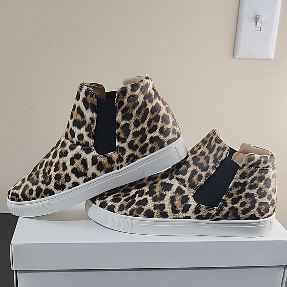 Pierre Dumas Leopard Print Slip-On Sneakers